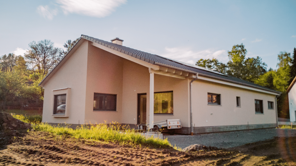 mainHAUS - Bungalow mit Eingangsüberdachung in Bischofsheim