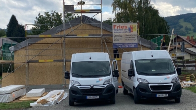 mainHAUS - Bungalow mit Eingangsüberdachung in Bischofsheim - Hausmontage