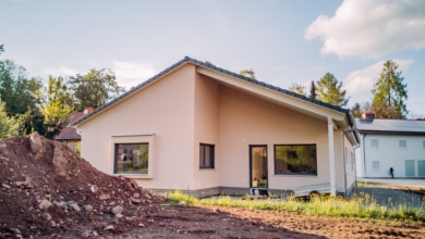 mainHAUS - Bungalow mit Eingangsüberdachung in Bischofsheim - Außenansicht