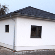 mainHAUS - Bungalow mit Eingangsüberdachung in Steinach