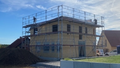 mainHAUS - Stadtvilla mit Pultdach in Werneck-Schleerieth - Hausmontage